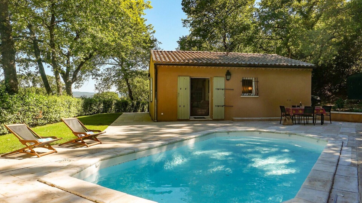 Saint-Paul-Trois-Chateaux Ski Chalet | The Little House on the Hill with Pool and Petanque Court – Drôme Provençale