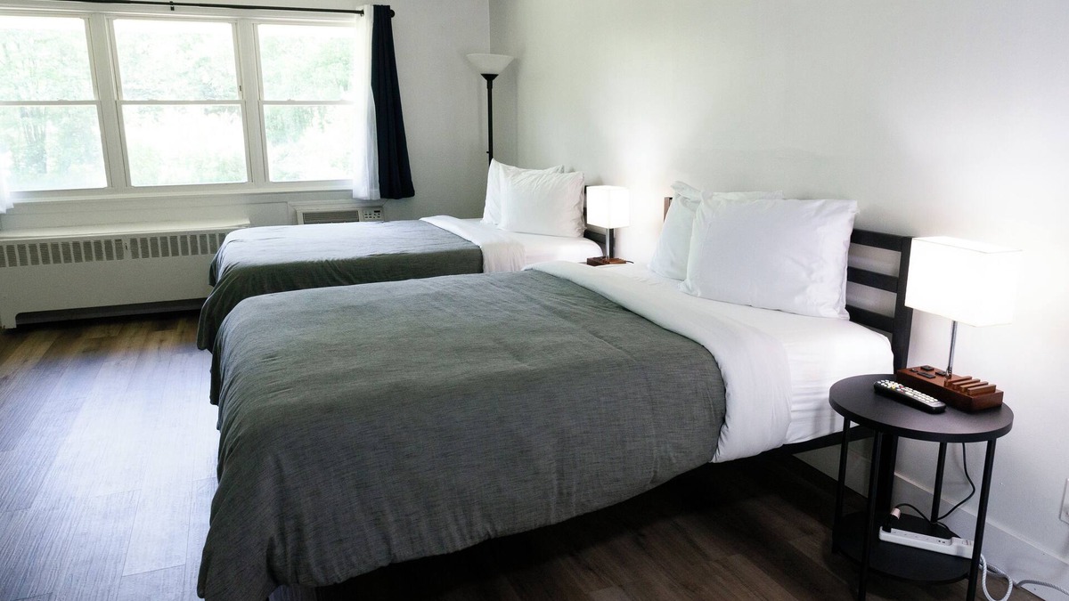 Pleasant Valley Hotel | The Lagrange Inn & Extended Stay