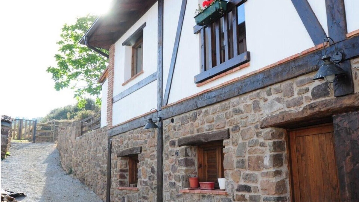 Laguna de Cameros Cottage | The Laguna Nogal in Laguna de Cameros