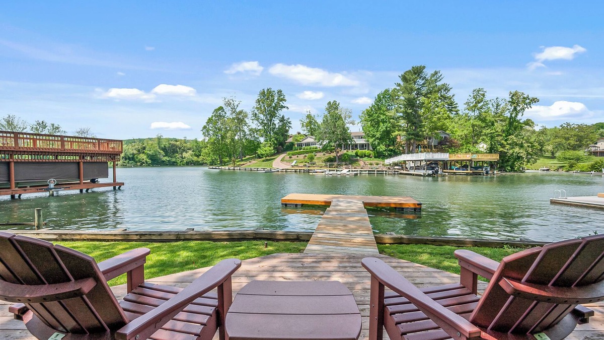 New River House | The Lake Effect House