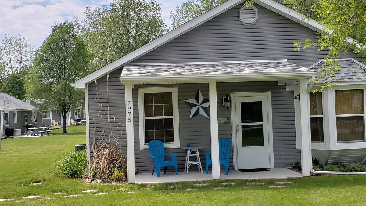 North Lakeport House | The Lake House Cottage - Sleeps 5