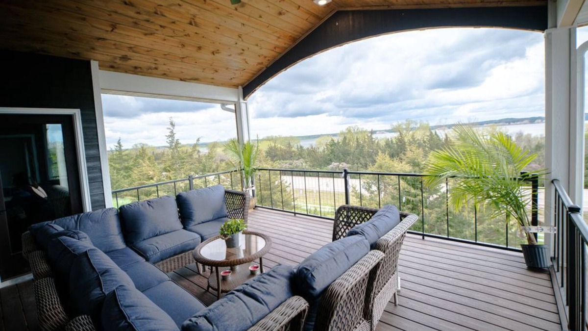Yankton House | The Lake House - Lakeview with 6 bedrooms - Yankton, SD