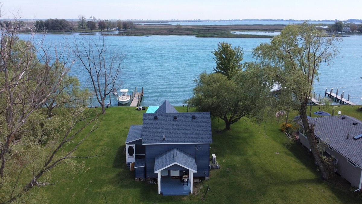 Harsens Island Cottage | The Lake House on McDonald Island - Middle Channel! BOAT ACCESS ONLY!