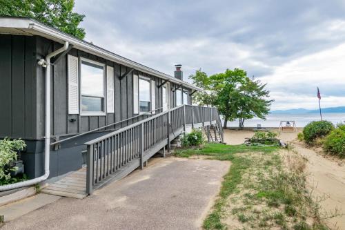 Malletts Bay House | The Lake House