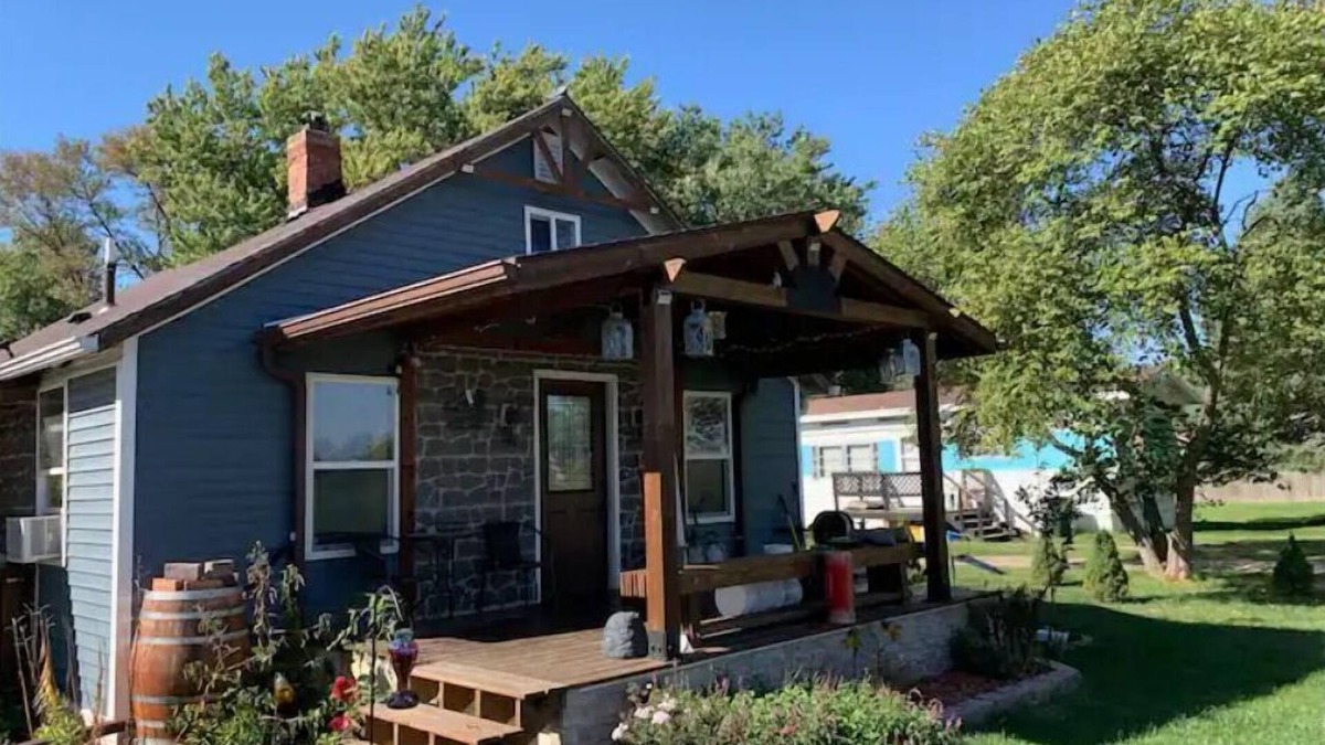 Whiting House | The Lake-less Lakehouse