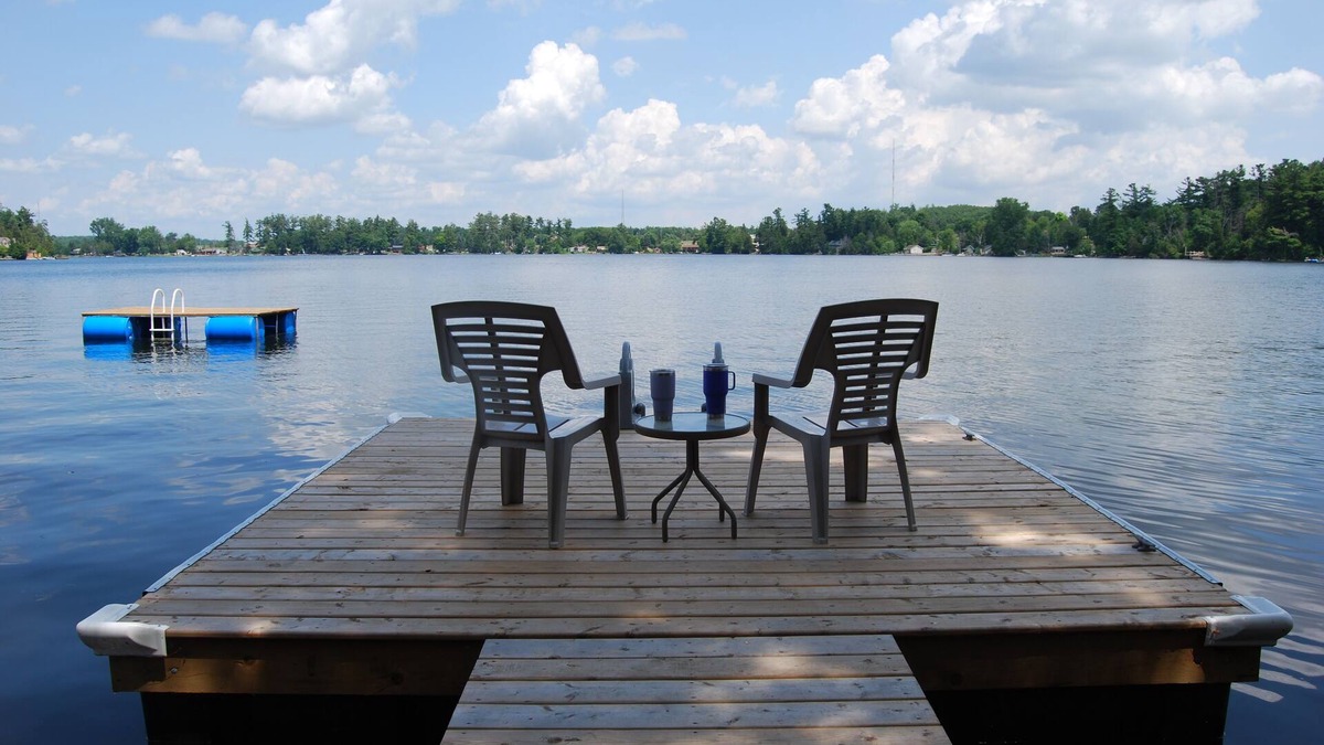 Quinte West Cottage | The Lakefront House is nestled on a private, family-friendly lane.