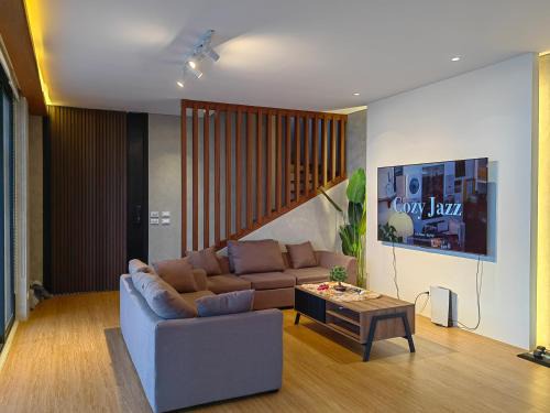 Cardona Villa | The LakeFront Villa