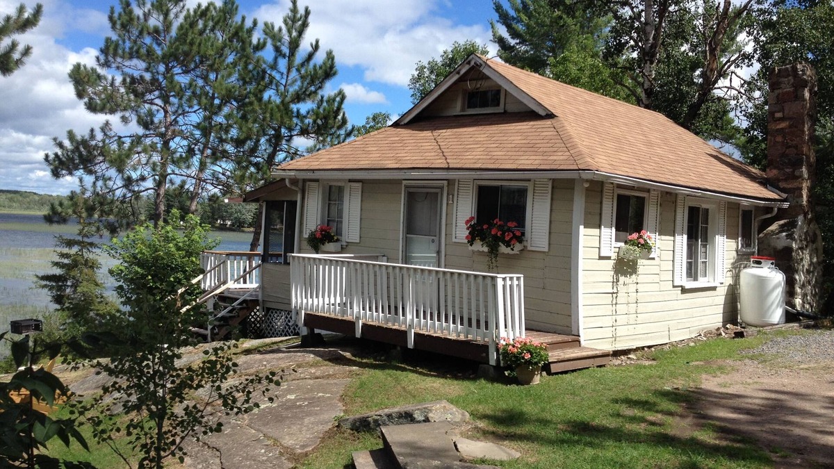 Nipissing Cottage | The Lakehouse 3 bedroom private cottage with lakeside deck and dock on Nipissing