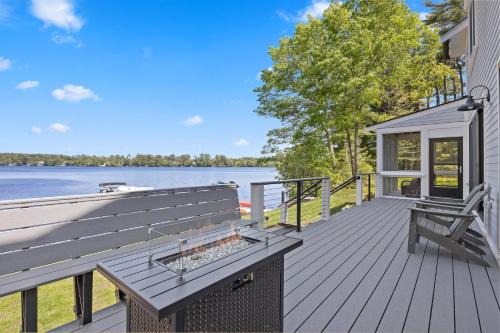 East Freetown House | The Lakehouse East Freetown