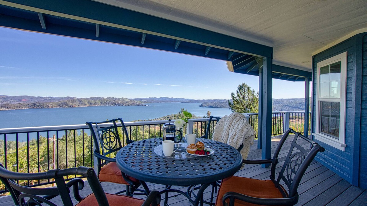 Kelseyville House | The Lakehouse. Spectacular Lake & Moutain Views, Pool, private marina & dock.