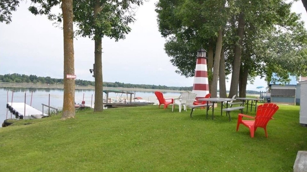 Brier Hill Cabin | The Lakeside Lodge