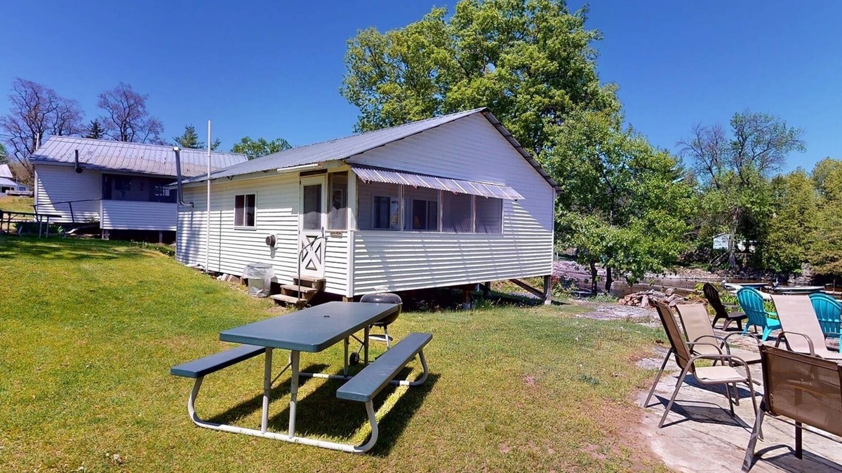 Brier Hill Cabin | The Lakeview at Cedar Grove Camps