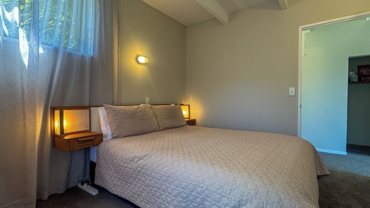 Queenstown Ski Chalet | THE LAKEVIEW HOMEnAmazing viewsnClose to town, airport, lake and ski fields.