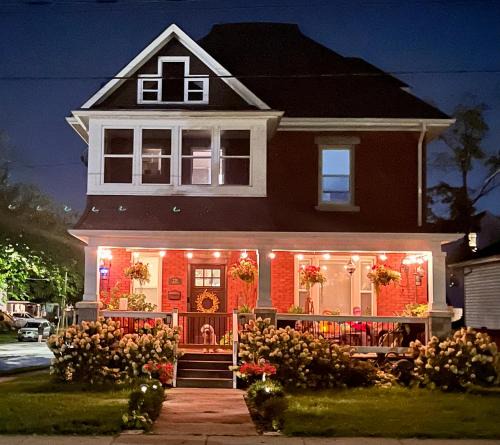 Port Colborne House | The Lakeview Loft