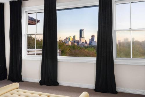Old West Austin Apartment | The Lamar Lookout