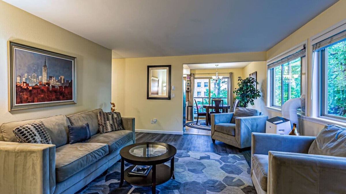 North End Condo | the Lanai, Best Area, Large Balcony, WD, Condo