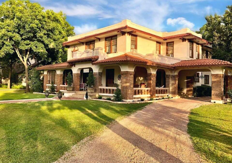 Gainesville Bed & Breakfast | The Lancaster Manor Bed and Breakfast