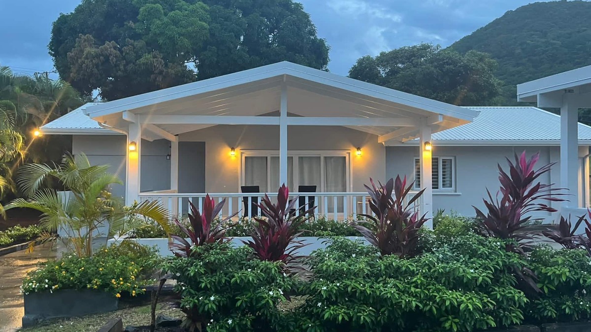 Bois d'Orange House | The Lane @ Rodney Bay (1 bedroom rate) - Newly renovated & tastefully furnished 3 bedroom house