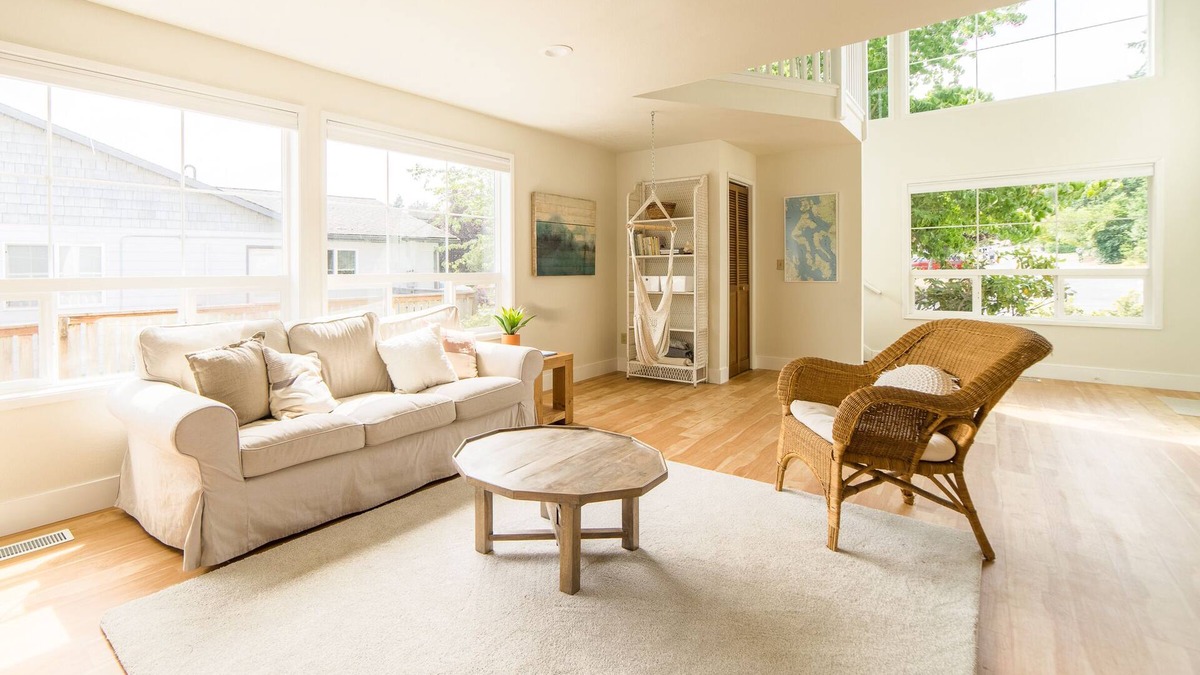 Langley House | "The Langley House", walk to downtown, newly remodeled, family friendly!