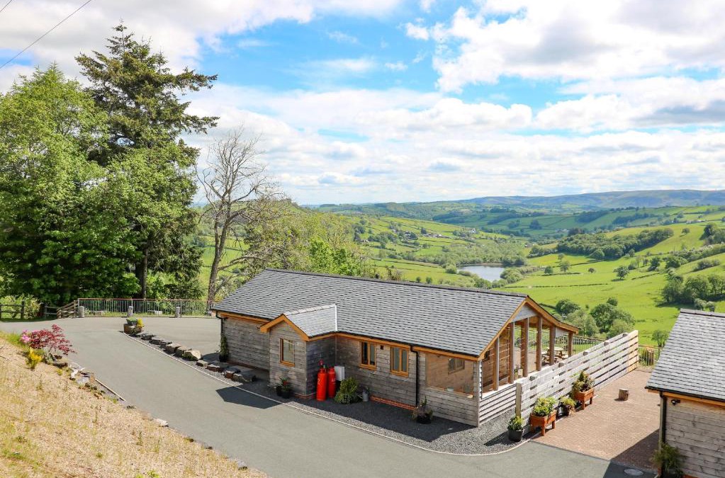 Llanidloes House | The Larches