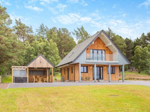 Dingwall House | The Larches - Uk46804