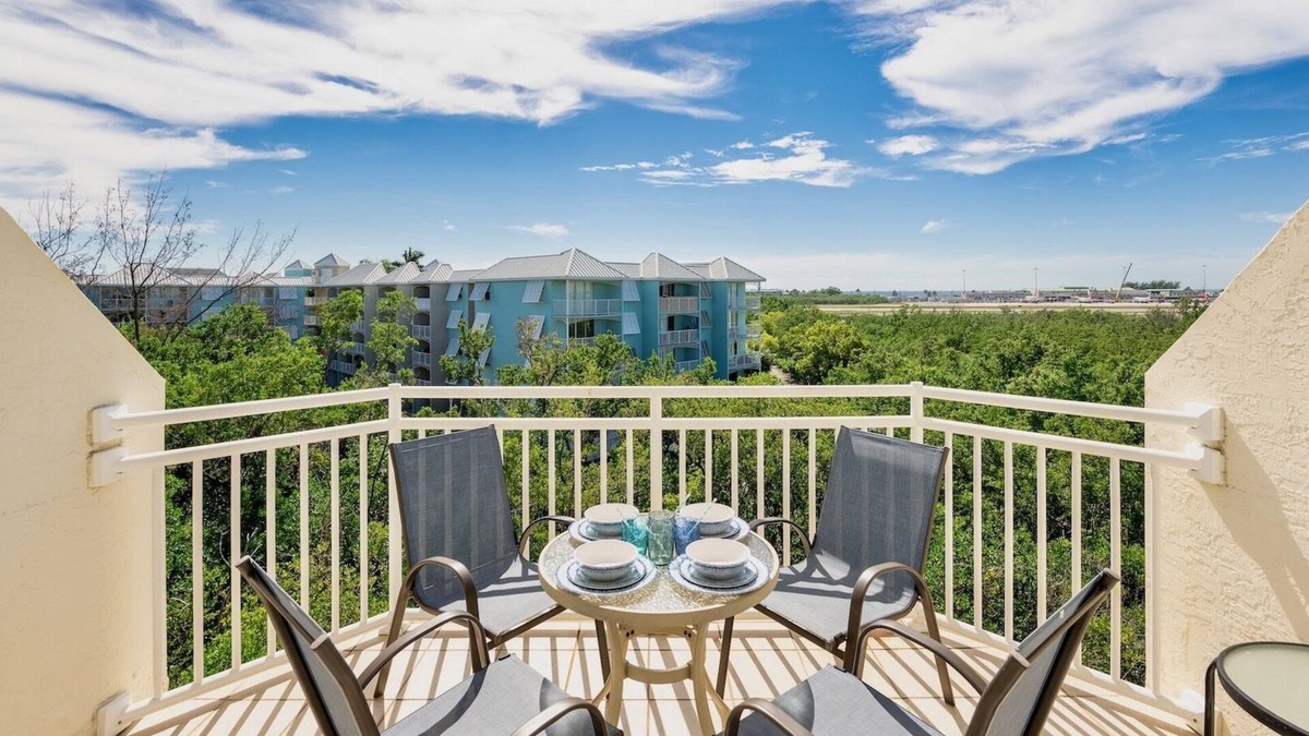 Key West Condo | *THE LARK’S LANDING @ SUNRISE SUITES* Condo & Pool + LAST KEY SERVICES…