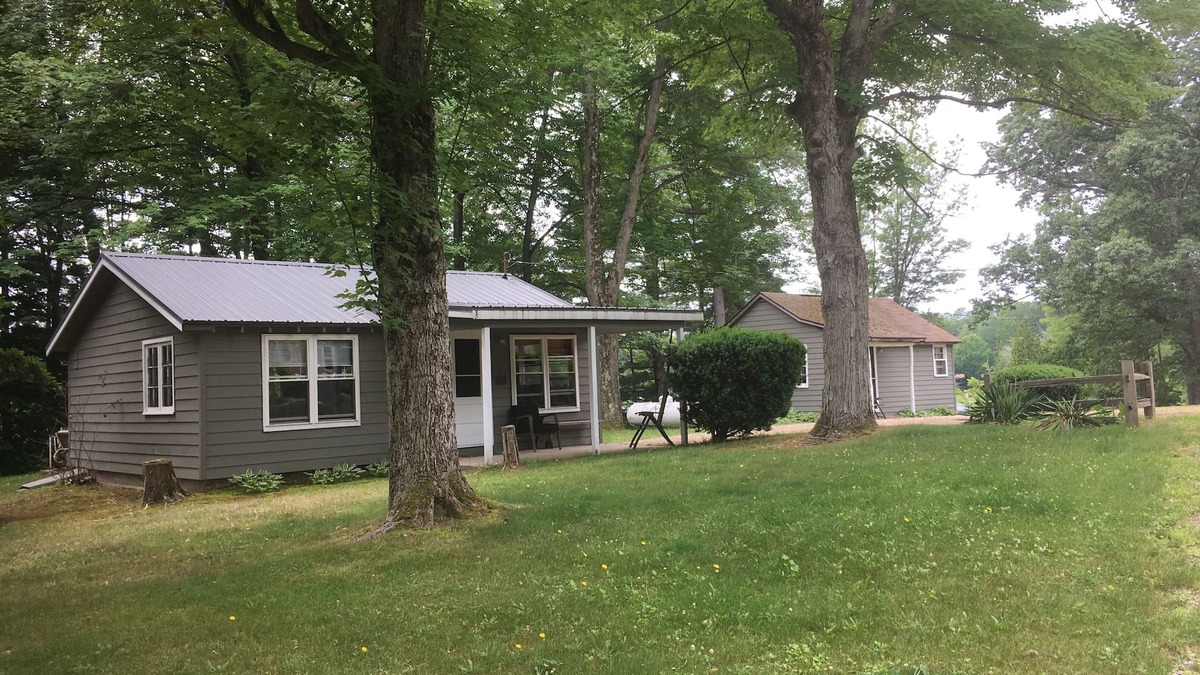 Walkerville House | The Last Resort: cabin 1