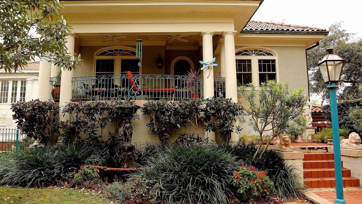 New Orleans Bed & Breakfast | The Laurel Bed And Breakfast