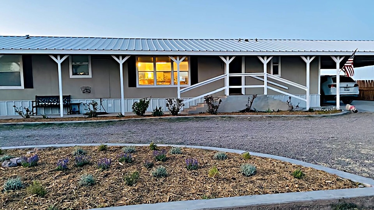 Fort Davis House | The Lavender cottage in Ft. Davis, Tx., great views & one block from Main Street