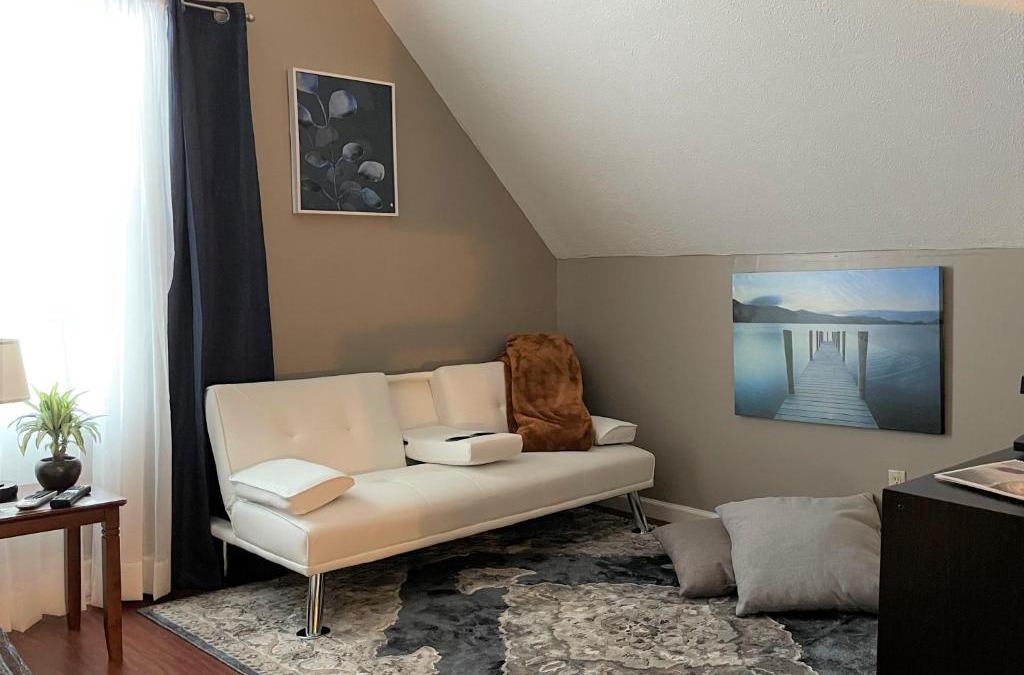 Thunderbolt House | The Lavender Loft