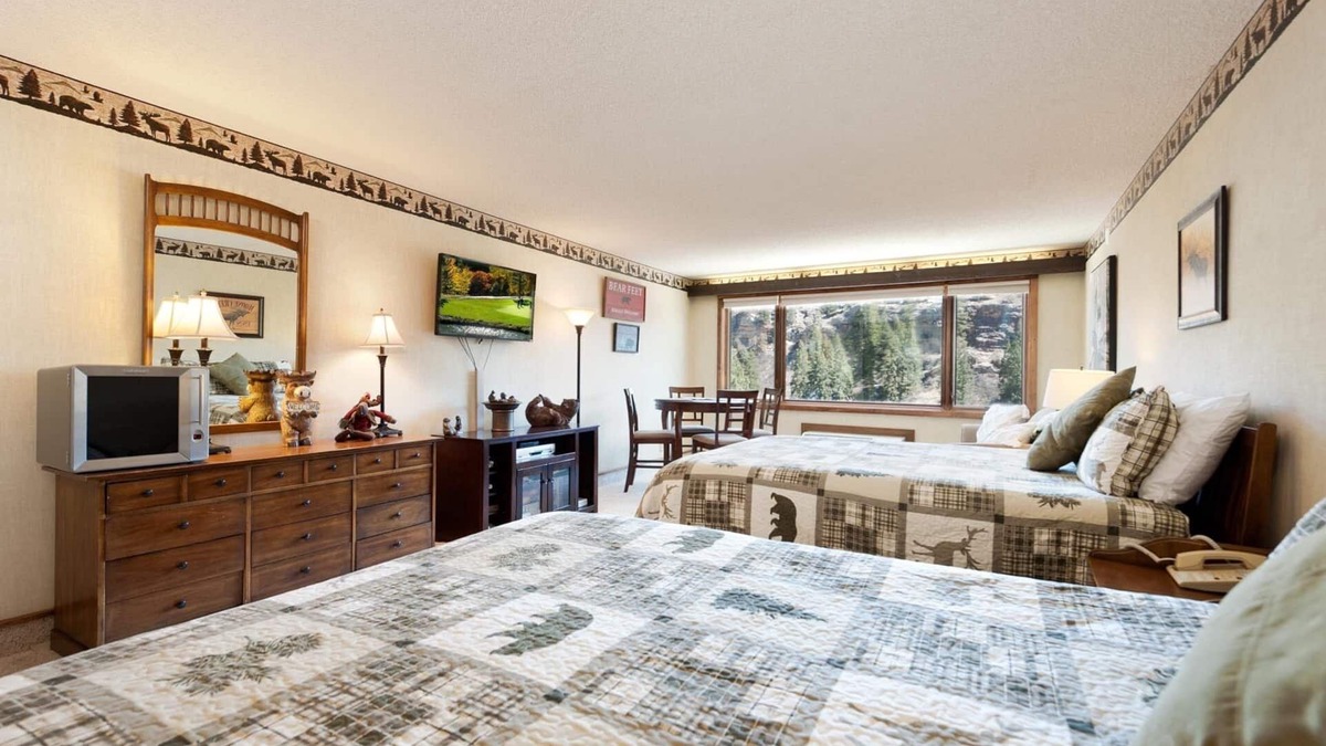 Purgatory Cabin | The Lazy Bear Lodge (#236) | Pool, Near Ski, Mtn Views - Golf/AC/Hot Tub