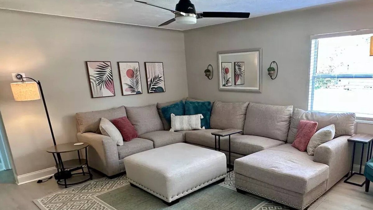 St. Petersburg - Clearwater House | The Lazy Lizard~Fun Cozy Cottagenn