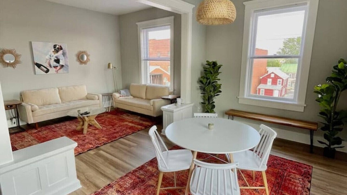 Martinsburg Apartment | The Lazy Loft 2 bedroom apartment