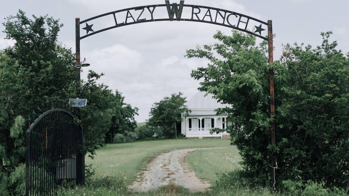 Cedar Creek House | The Lazy W Ranch House