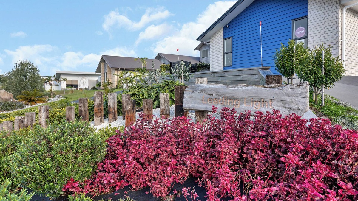 One Tree Point House | The Leading Light - One Tree Point Holiday Home