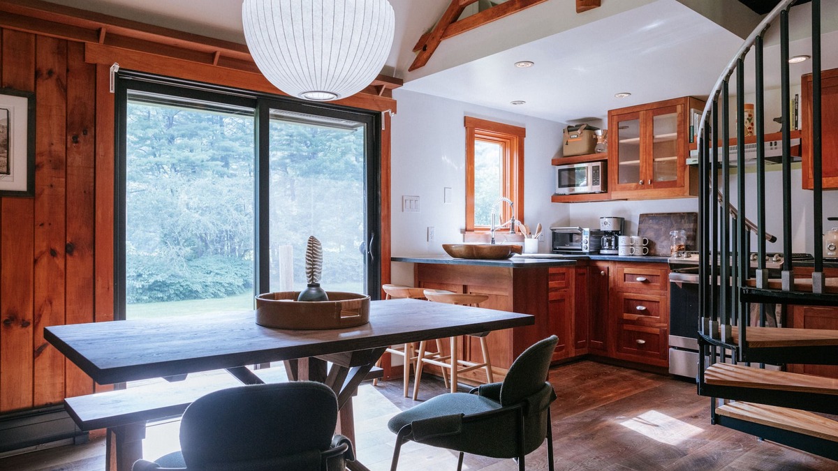 Mount Tremper Hotel | The Leeway - Meadow Loft Duplex