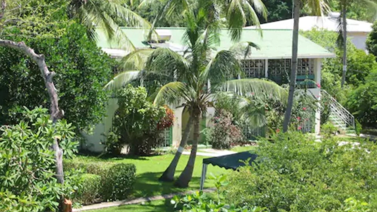 Mullins House | The Legend Garden Condos