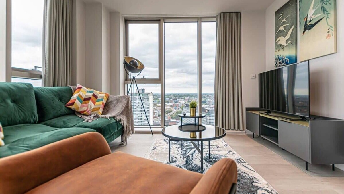 The Docks Apartment | The Lexington III 2BDR | Games Room | Netflix