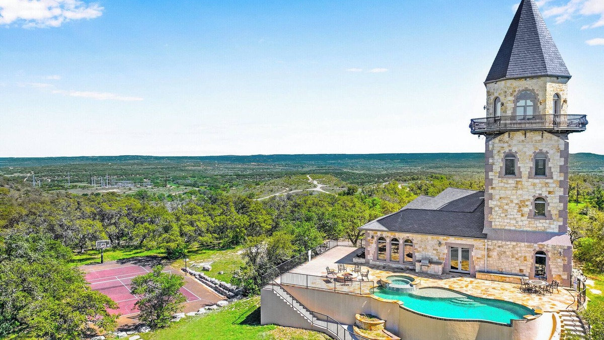 Johnson City House | The Light House I Pool, Hot tub, Views on 2001 Hill Country acres!