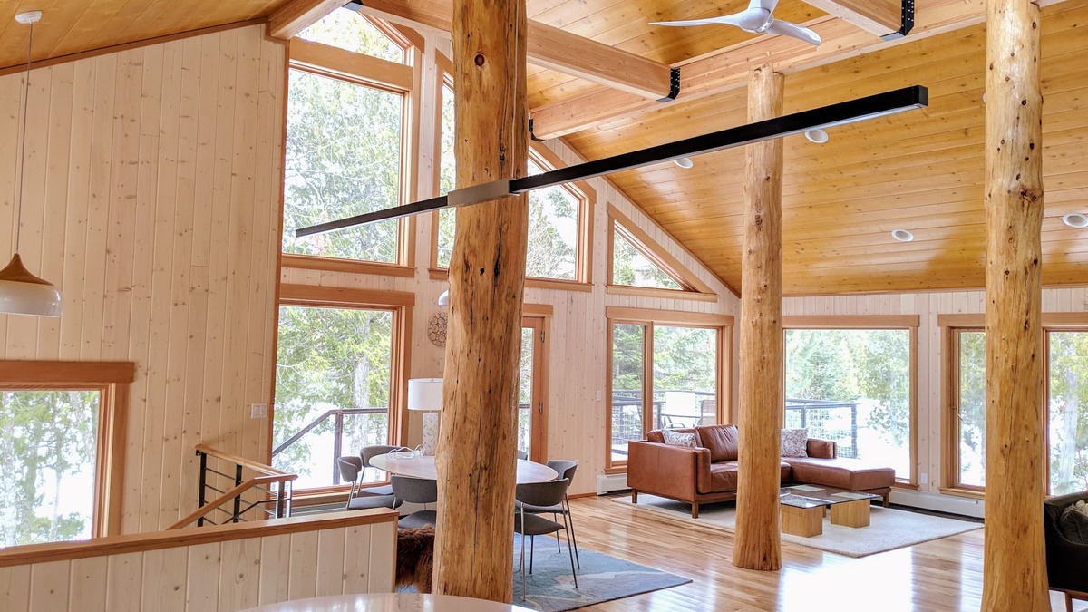 Lutsen House | The Light Lake House located in the North Woods