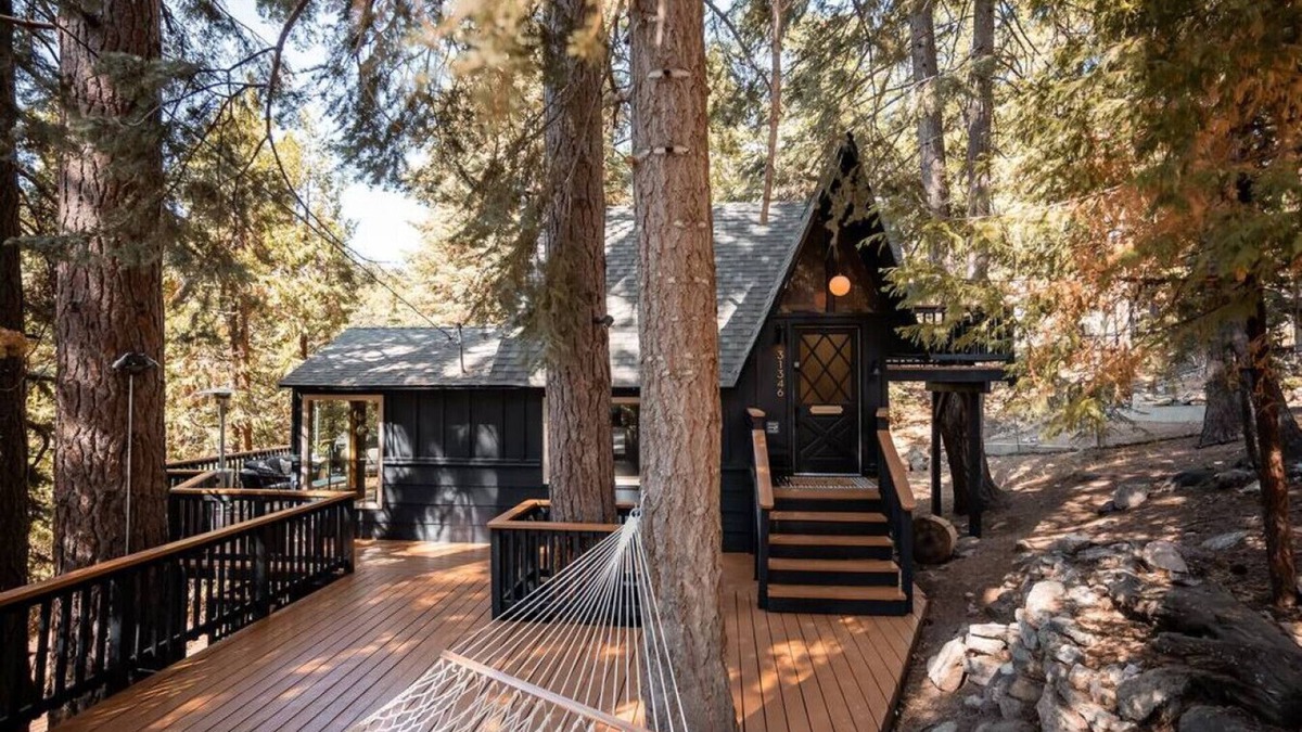 Running Springs Apartment | The Lightfoot Cabin · Mid-Century Cabin Perfect for Romantic Getaway