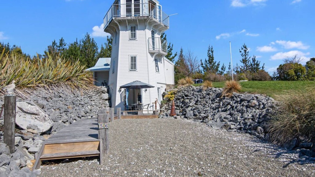 Tata Beach Cottage | The Lighthouse - Ligar Bay Holiday Home