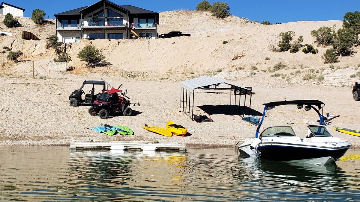 Levan House | The Lighthouse ON YUBA Lake front private beach boat dock 5 acre 17 beds 6 baths