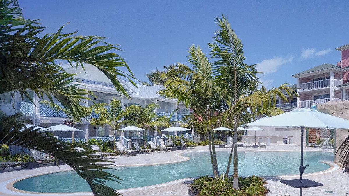 Fort Myers Beach Hotel | The Lighthouse Resort Inn & Suites