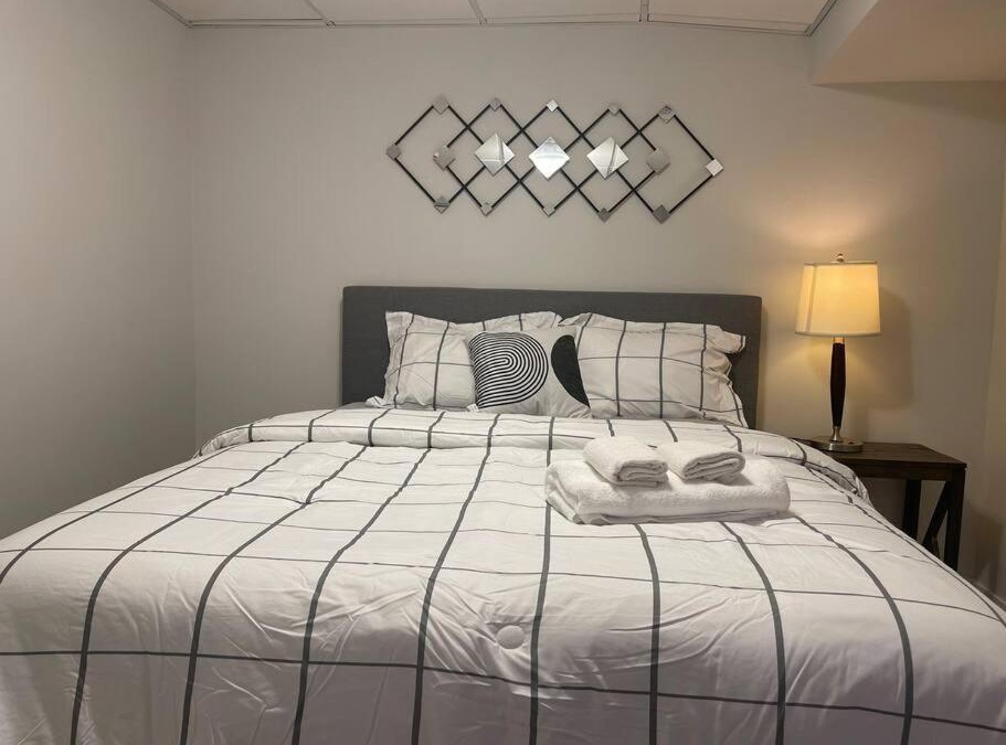 Winnipeg House | The Lighthouse Suite A Modern 2 Bedrooms Haven