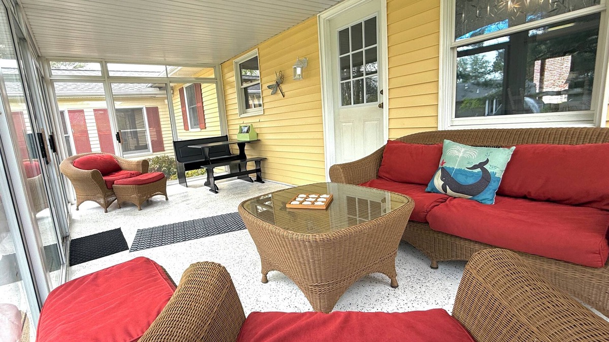 Red Mill Pond House | The Lilly Pad: Big fenced in yard, close to beaches, kayaking and more!