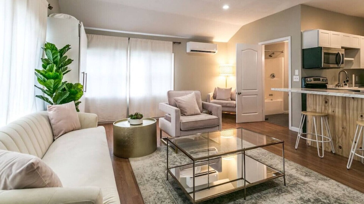 Sylvan Beach Apartment | The Lilly Pad Charming 1BR Walk to Sylvan Beach