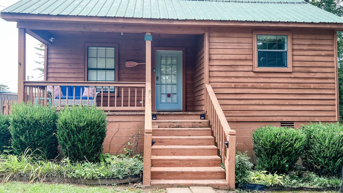 Counce Cabin | The Lilly Pad Getaway in the middle of Pickwick. 5 mins from Pickwick state park