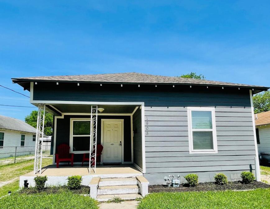 University House | The Lily House-close To Everything You Need!