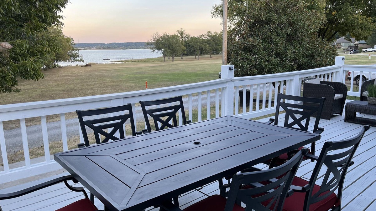 Pryor House | The Lily Pad at Lake Hudson with huge deck and lakefront view!